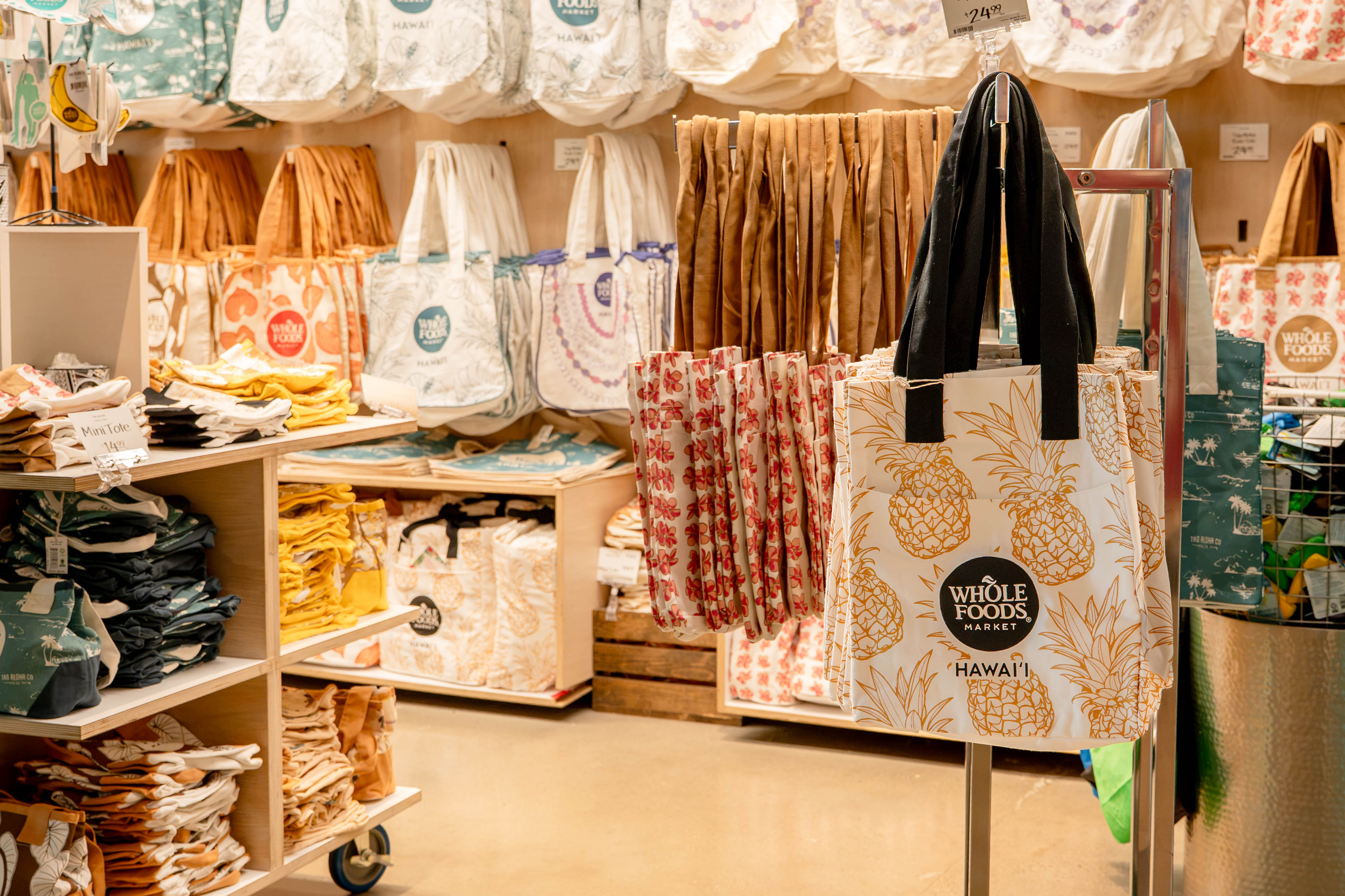 Whole Foods Market カカアコ店トートバッグ売り場